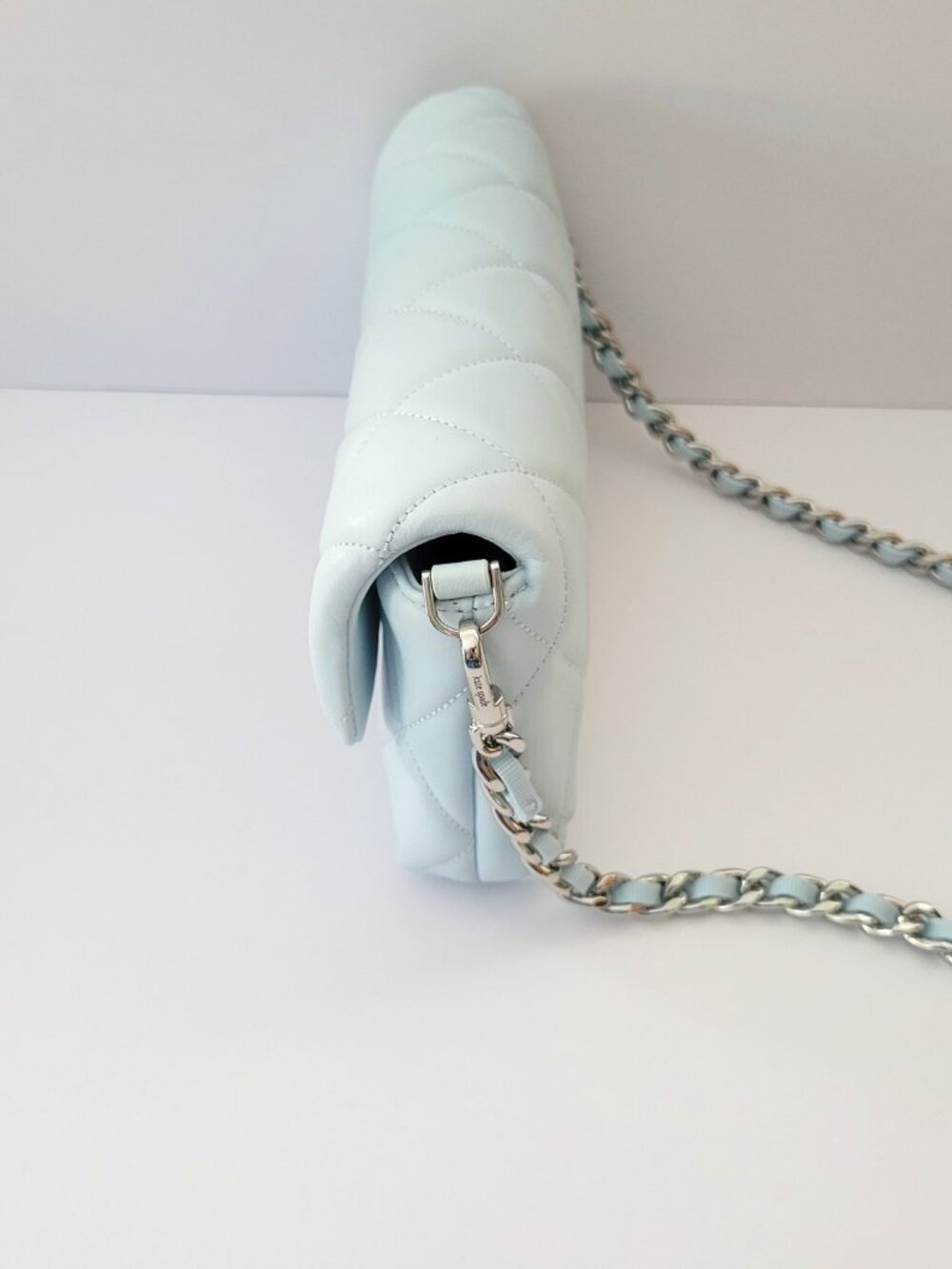 Kate Spade KM531 Carey Smooth Quilted Leather Mini Crossbody Chain Crisp Sky - Picture 3 of 7